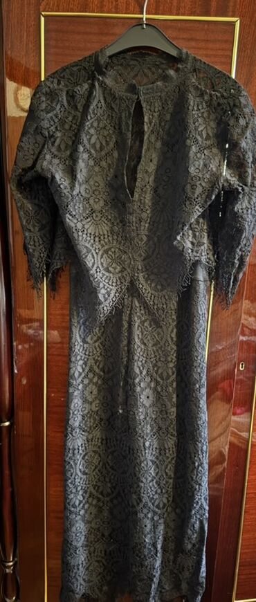 Dəstlər, kostyumlar: Her bir paltarin qiymeti 20 Azn, kime maraqlqidirsa hansi paltar yazin — 21