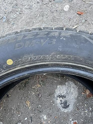 4 7: Комплект зимних шин Bridgestone Blizzak DM-V3. - Размер: 235/55 R19 - — 4