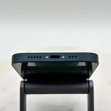 Apple iPhone: Apple iPhone (serija 13/14 – 6.1") u ponoćno plavoj/crnoj boji — 3