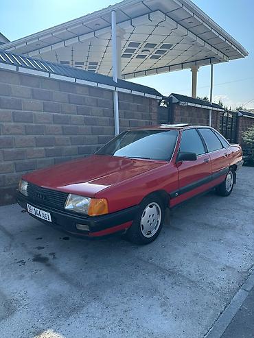 Audi 100: 1988 г., 2.3 л, Механика, Газ, Седан