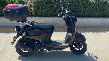honda masinlari: Moped satilir 900 azn. Ustunde kaska ve baqaji hediyye verilir. Unvan