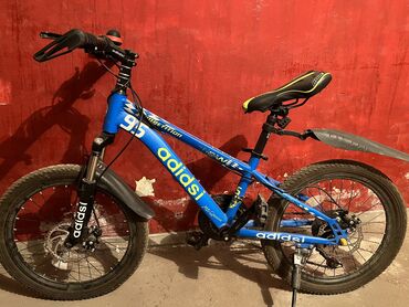 12 lik velosiped: Продаю детский велосипед! Возраст до 12 лет. Цена по телефону! Пишите
