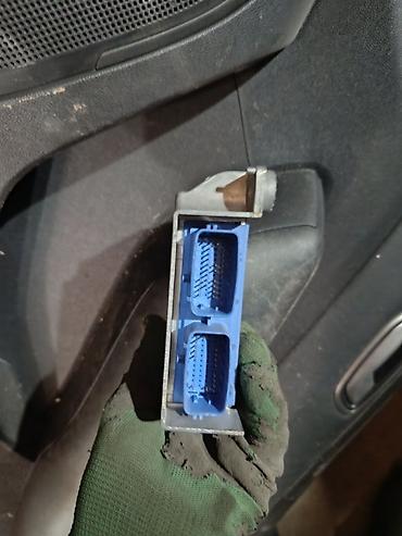 Блок управления подушками безопасности (Air Bag Control Unit) для