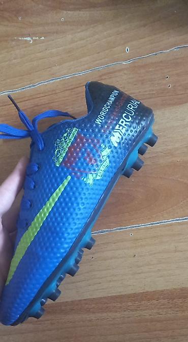 Butslar: Məhsul: Futbol butsası - Rəng: Mavi üstlük, sarı-yaşıl zolaq detalı — 1