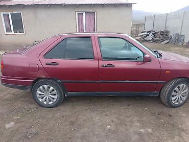 машина двухместная: Seat Toledo: 1994 г., Механика, Бензин, Седан — 5