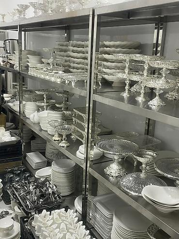 Другое оборудование для фастфудов: Профессиональные стеллажи из нержавеющей стали, профессиональные столы — 2