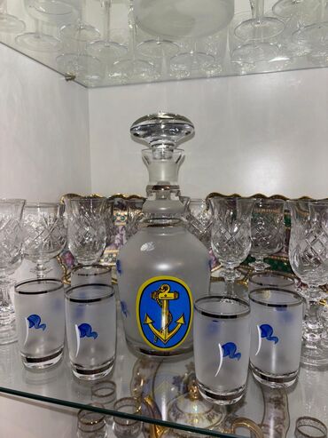 Müxtəlif qədimi qablar