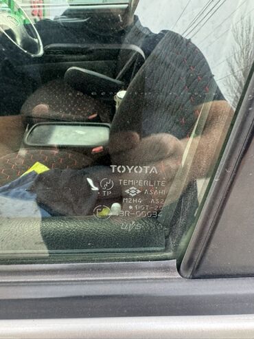 Toyota: Toyota Ipsum: 2003 г., 2.4 л, Автомат, Бензин, Минивэн — 9