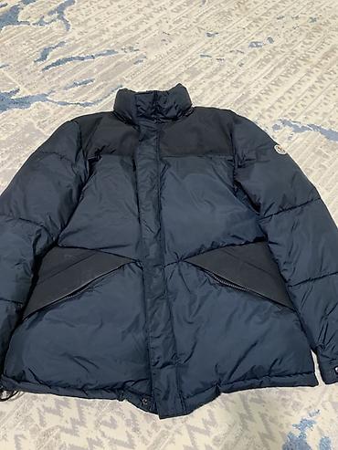 туп: Пуховик Moncler, темно-синий/черный - Утеплённая стёганая куртка с — 4