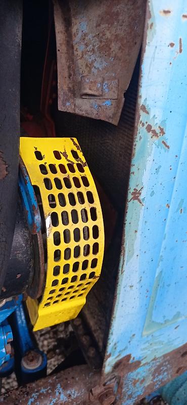 Traktorlar: Kənd təsərrüfatı üçün universal təkərli traktor - Rəng: mavi, geniş — 12