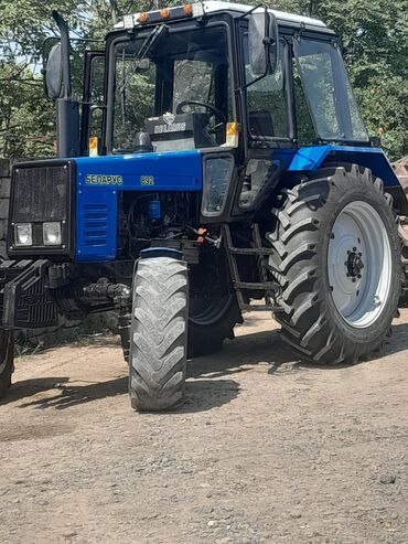 maşın qızdırıcı: Bu traktor kənd təsərrüfatı işləri üçün hazırlanmışdır. Böyük şinləri