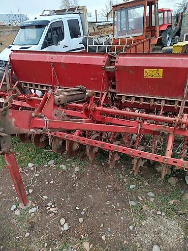 Зерновые сеялки: Зерновая сеялка прицепная жёлтый 250тыс. красный 250тыс Описание: - — 17