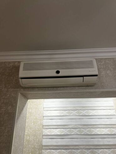 Uzunmüddətli kirayə mənzillər: Əhmədlidə Neapol dairəsində, Neapol şadlıq sarayının arxasında 9 — 4