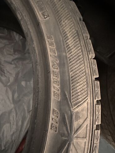 Шины: Продаю зимнюю резину 225/45 R18 комплект