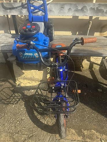 usag ucun: Uşaq velosipedi və plastik oyuncaq “Jeep” maşını dəsti. Velosiped: - — 1
