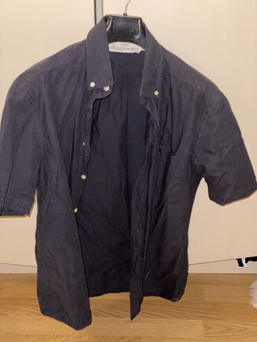 Köynəklər: Kişi köynəkləri,rubaşkaları S razmer,şalvarlar 34 razmerdilər.33 — 5