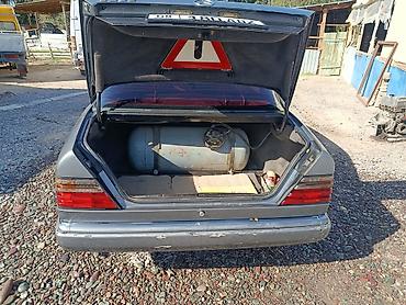 Mercedes-Benz W124: 1992 г., 2.3 л, Механика, Седан at lalafo.kg Mercedes-Benz W124: 1992 г., 2.3 л, Механика, Седан