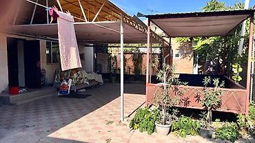 продаются дом талас: Продаётся частный дом с ухоженным двором и навесами. Основные — 2