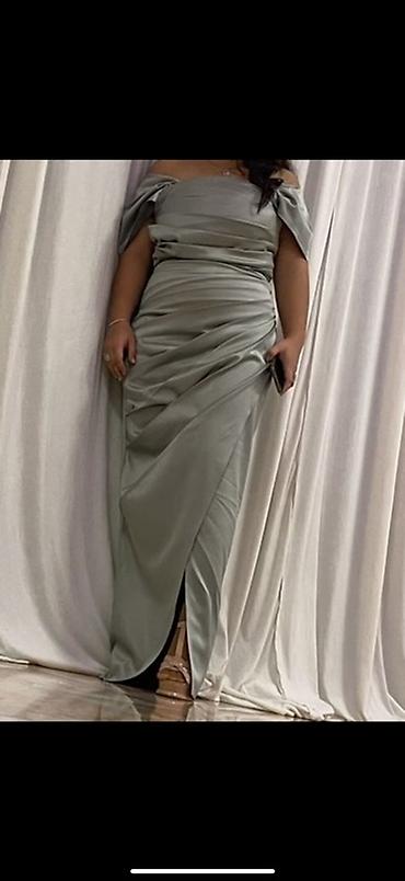 Zərif ziyafət/libas - Model: Uzun, baldır hissəsində yarıq detalı -