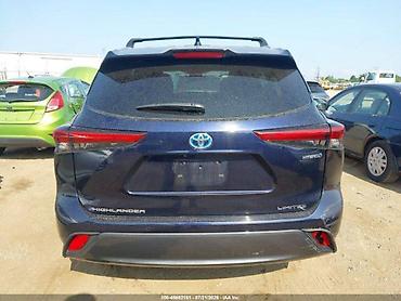 inter: Toyota Highlander: 2023 г., Гибрид — 6