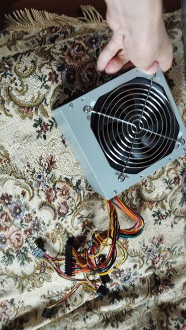 soyutma: Qida bloku 300 W, İşlənmiş