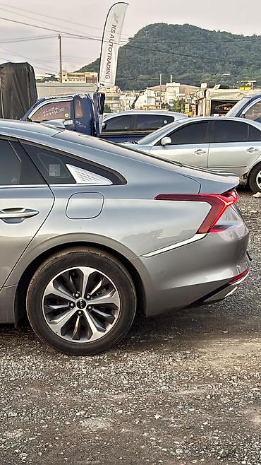 audi g7: Kia K8: 2022 г., Седан — 5