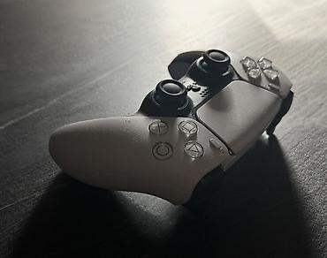 ps5 джойстик: Беспроводной оригинальный геймпад DualSense для PlayStation 5 (цвет — 2