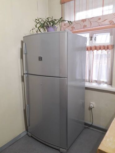 Холодильник Sharp, Б/у, Двухкамерный, No frost, 65 * 155 *