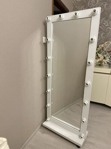 taxt üstü: Güzgü Döşəmə üstü, Düzbucaqlı, Makiyaj üçün, Arxa işıqlı