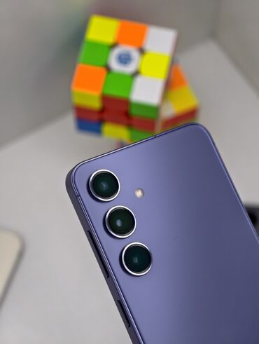 Samsung: Samsung Galaxy S24, Б/у, 256 ГБ, цвет - Белый, В рассрочку, 1 SIM, eSIM — 2