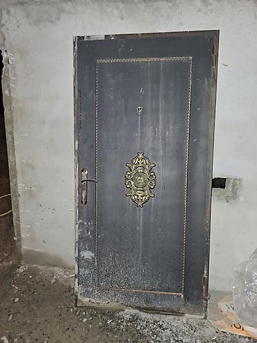 Metaldan giriş qapısı

ciddi olan nömrəyə zəng eləsin