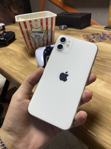 Apple iPhone: IPhone 11, 128 GB, Ağ, Simsiz şarj, Face ID