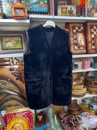 colins футболки мужские in Кыргызстан | ДЖИНСЫ: •Продаю жилет из натуральной овчины •Состояние идеальное •Имеются два