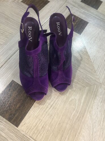 Женская обувь: Размер: 38, цвет - Фиолетовый, Новый