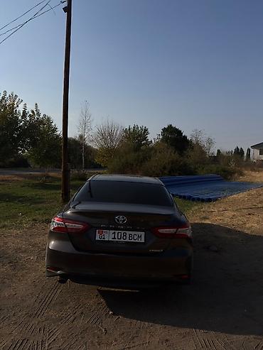 Продажа авто: Toyota Camry: 2018 г., Гибрид, Седан — 7