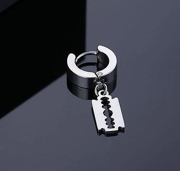 Үлпөт көйнөктөрү жана аксессуарлар: Серёжки в рок/готическом стиле Состав набора: - Пара кольцевых — 10
