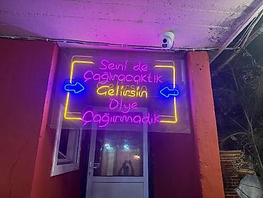 barber reklam: Neon işıq lövhələri – restoran, pub və lounge-interyerlər üçün — 4
