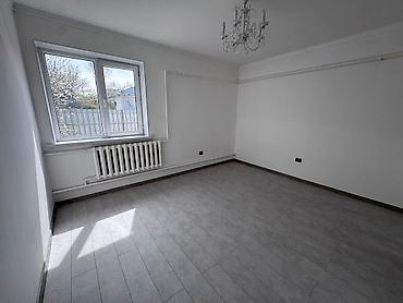 Продажа коттеджей и домов: Дом с большим двором, мощёным декоративной тротуарной плиткой Адрес — 11