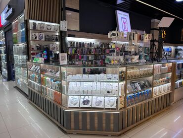 аренда азия мол: Сдаются витрины под сотовые телефоны Одна витрина 400$ ГУМ, 1 этаж