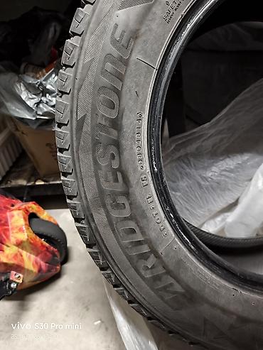 колеса 22565 r17: Bridgestone Blizzak DM-V2, комплект зимних шин без шипов - Размер — 3