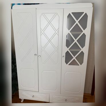 Digər mebel: DilDolab 3 qapili satilir 180 azn tecili .deffekti yoxdur