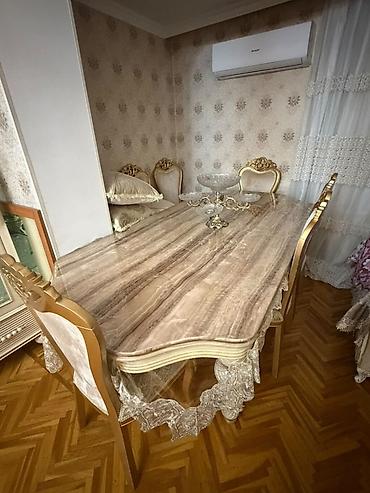 Klassik üslubda dəst mebel – qonaq otağı üçün tam komplekt. Tərkibi lalafo.az -da Klassik üslubda dəst mebel – qonaq otağı üçün tam komplekt. Tərkibi