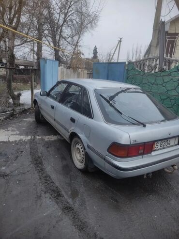 мото 200: Toyota Carina: 1988 г., 1.6 л, Механика, Бензин, Хэтчбэк