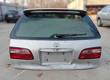 грация: Крышка багажника Toyota, 1998 г., Б/у, Оригинал — 1