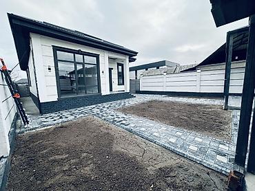 Продажа другой коммерческой недвижимости: Продается дом Особенности: - Просторная гостиная с витражным окном в — 26