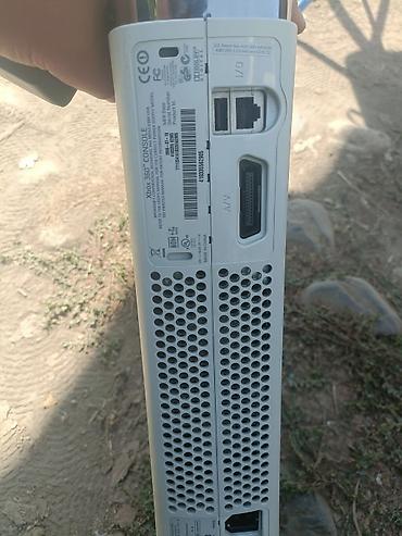 xbox original: Xbox 360 (белая, «толстая» версия) — только сама приставка. Не знаю — 4
