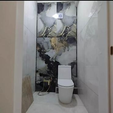 Ванны: Современная ванная комната с просторной ванной, встроенной в нишу с — 5