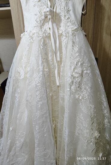 Toy paltarları: Gəlinlik – güpür və çiçək işləməli - Rəng: ağ az moloçnuluq var — 7