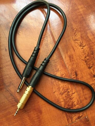 Вокальные микрофоны: Радиосистема с 2 беспроводными микрофонами. Пользовались только 3 — 7