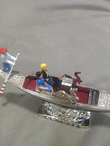 Heykəlciklər: Məhsul: Venesiya gondolu suveniri – “La Gondola di Venezia” Mənşə — 2
